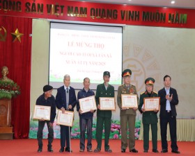 Tân Xã chúc thọ các cụ tuổi tròn dịp Tết Ất Tỵ 2025