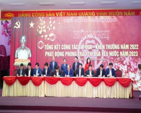 Đồng chí Nguyễn Mạnh Hồng- Chủ tịch UBND huyện phát động phong trào thi đua năm 2023 