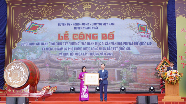 Trang nghiêm Lễ đón nhận “Hội chùa Tây Phương” là Di sản văn hóa phi vật thể Quốc gia