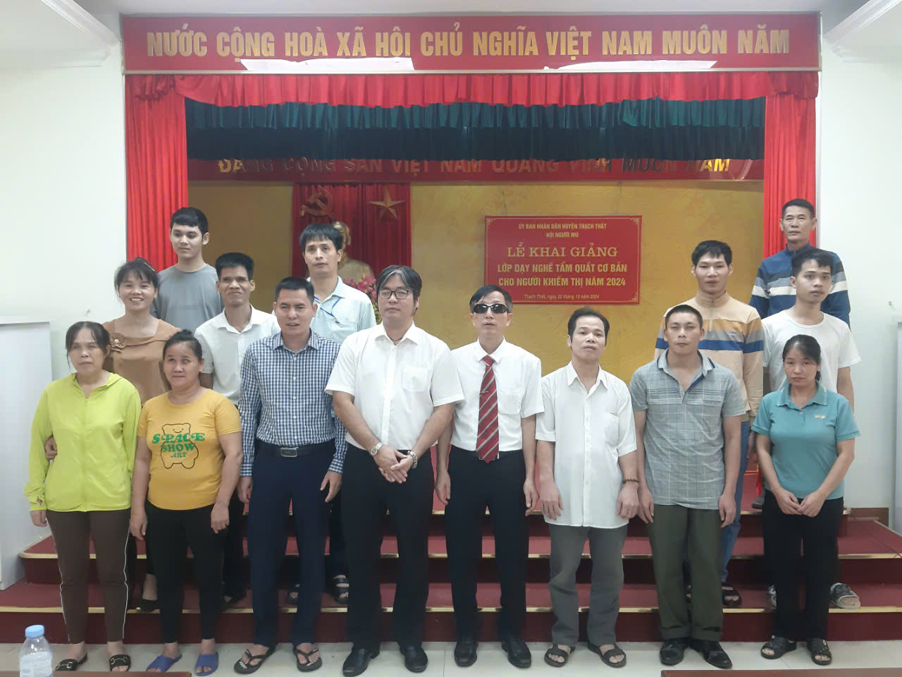 Hội Người mù Thạch Thất khai giảng lớp dạy nghề tẩm quất cơ bản cho người khiếm thị năm 2024