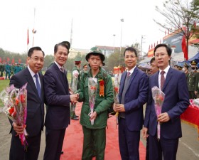 Trang trọng Lễ giao nhận quân huyện Thạch Thất năm 2024