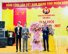 Đ/c Đặng Văn Võ- HUV- GĐ Trung tâm VH- TT & TT huyện dự Đại hội Chi bộ “điểm” tại xã Hương Ngải