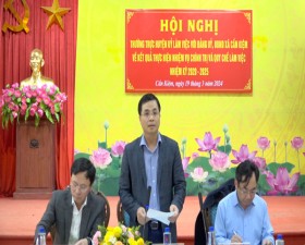 Thường trực Huyện ủy Thạch Thất làm việc với Đảng ủy, UBND xã Cần Kiệm