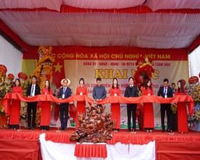 Khai mạc Hội chợ triển lãm sản phẩm làng nghề mộc, sinh vật cảnh xã Canh Nậu năm 2024