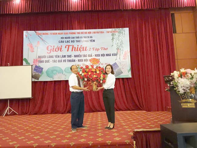 Câu lạc bộ thơ Làng Yên xã Thạch Xá giới thiệu 2 tập thơ