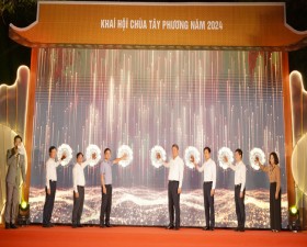 Khai mạc Hội chợ xúc tiến thương mại gắn kết quảng bá du lịch, văn hóa huyện Thạch Thất