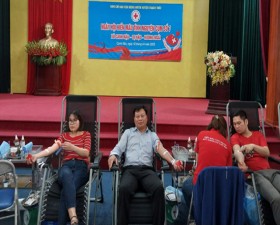 Thạch Thất: Tiếp nhận 335 đơn vị máu tại cụm 7 