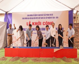 Đồng chí Nguyễn Thị Tuyến- Ủy viên Trung ương Đảng- Phó Bí thư Thường trực Thành ủy Hà Nội dự Chương trình trao hỗ trợ và khởi công xây dựng, sửa chữa nhà ở cho hộ nghèo, hộ cận nghèo trên địa bàn huyện Thạch Thất