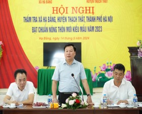 Đoàn thẩm định NTM của Huyện làm việc tại xã Hạ Bằng