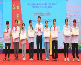 Trang trọng, ý nghĩa Lễ tổng kết năm học 2023 - 2024 tại trường THCS Hữu Bằng 