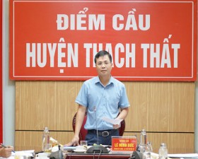 Đồng chí Bí thư Huyện ủy Lê Minh Đức dự sinh hoạt Đảng tại Chi bộ Phòng Tài nguyên và Môi trường huyện