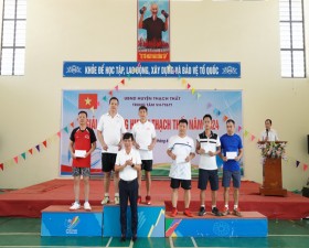 130 vận đông viên tham dự Giải cầu lông huyện Thạch Thất năm 2024