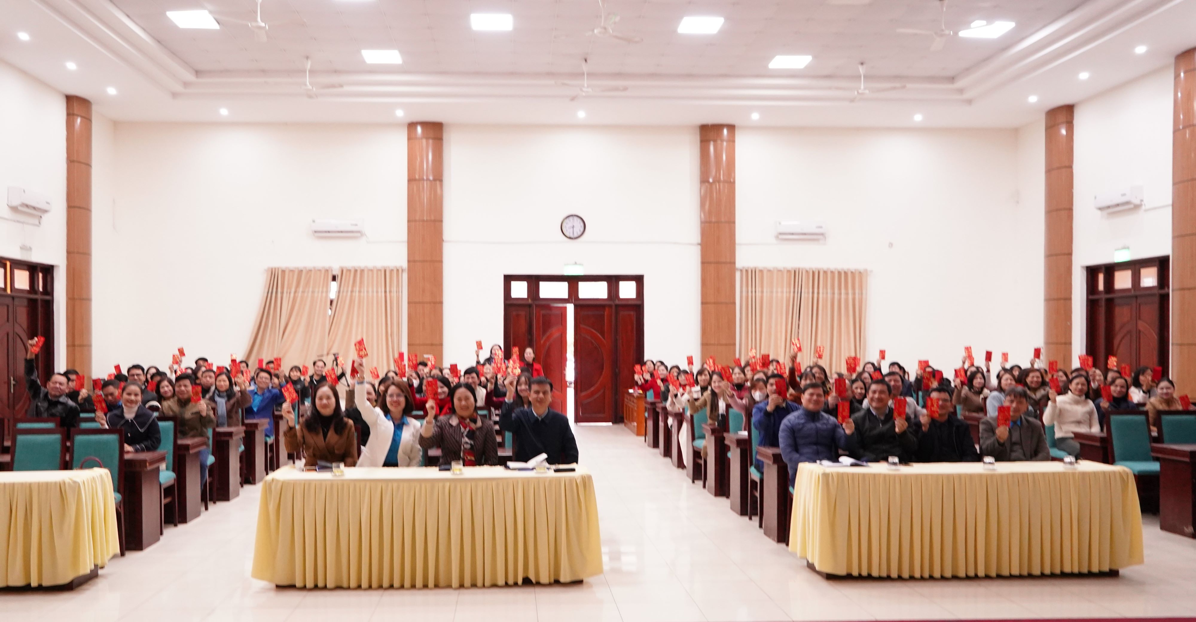 Liên đoàn Lao động huyện Thạch Thất tổ chức Hội nghị giao ban gặp mặt đầu Xuân Ất Tỵ năm 2025