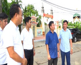 Đồng chí Phó Chủ tịch UBND huyện kiểm tra công tác ứng phó, khắc phục thiệt hại sau cơn bão số 2