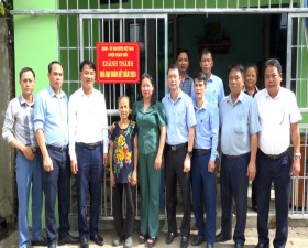Khánh thành, bàn giao 3 nhà Đại đoàn kết cho hộ cận nghèo ở thị trấn Liên Quan