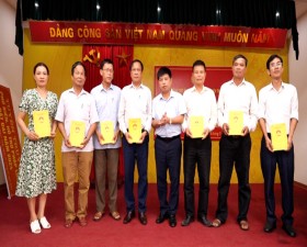 UB MTTQ huyện Thạch Thất tri ân thân nhân gia đình chính sách là cán bộ MTTQ Việt Nam