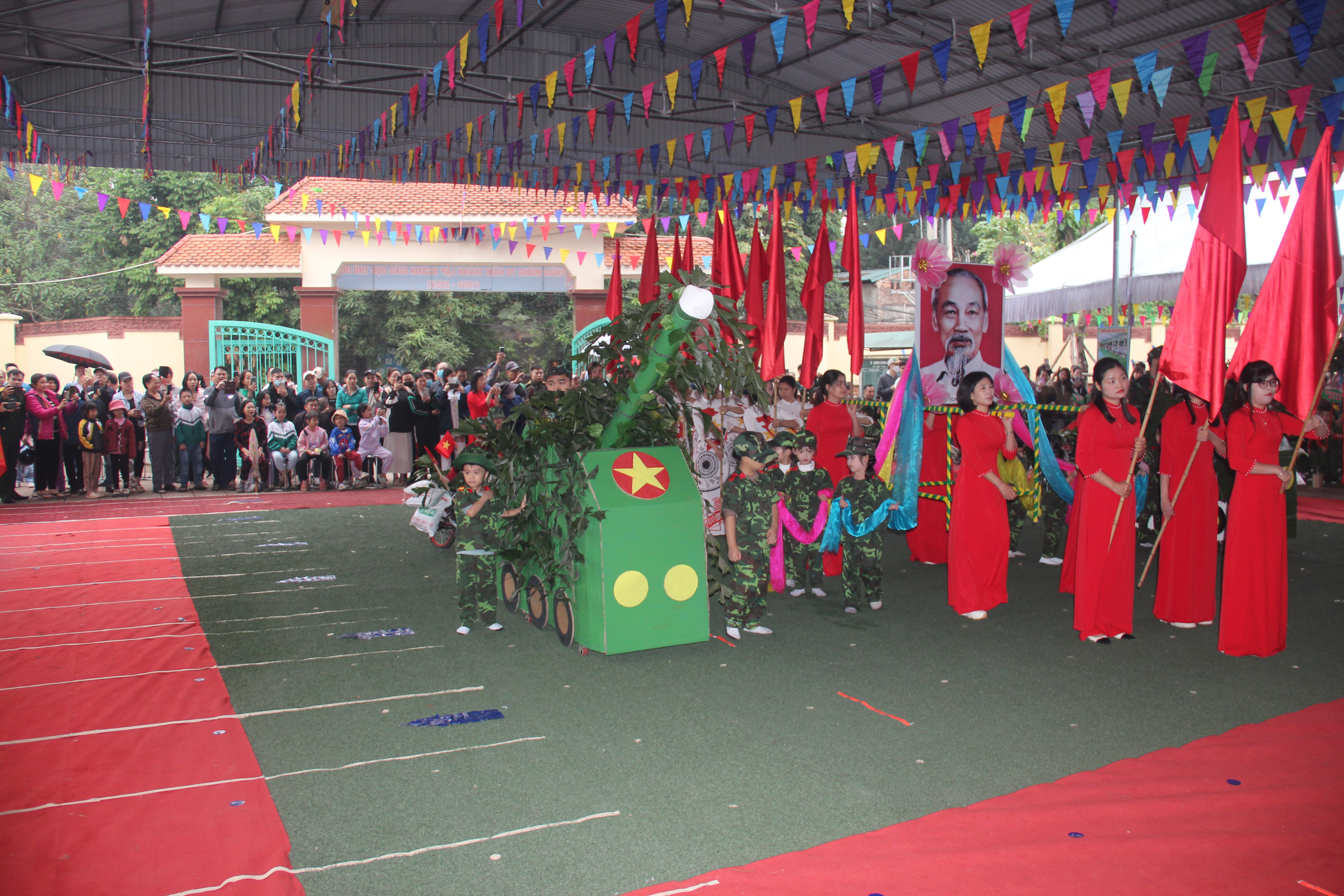 Tưng bừng Hoạt động trải nghiệm “Bé tập làm chiến sỹ” tại trường Mầm non Thạch Hoà 