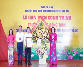 Thạch Thất: Gắn biển công trình chào mừng kỷ niệm 70 năm Ngày giải phóng Thủ đô