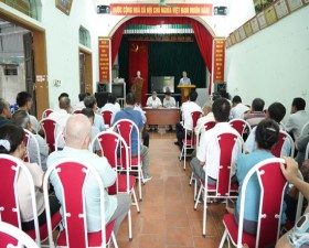 Đồng chí Bí thư huyện ủy Lê Minh Đức dự sinh hoạt Đảng tại chi bộ thôn 3, xã Hạ Bằng