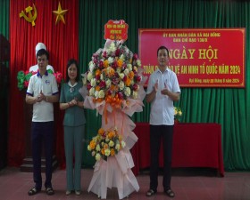 Đồng chí Phó Chủ tịch UBND huyện Nguyễn Thị Bích Ngọc dự Ngày hội Toàn dân bảo vệ ANTQ tại xã Đại Đồng