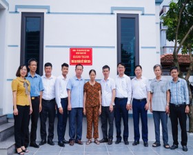 Bàn giao 05 ngôi nhà Đại đoàn kết tại xã Lại Thượng