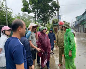 Lãnh đạo huyện Thạch Thất kiểm tra, chỉ đạo khắc phục, động viên công tác phòng chống bão số 3