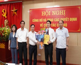 Công bố Quyết định bổ nhiệm Chánh Văn phòng HĐND- UBND huyện