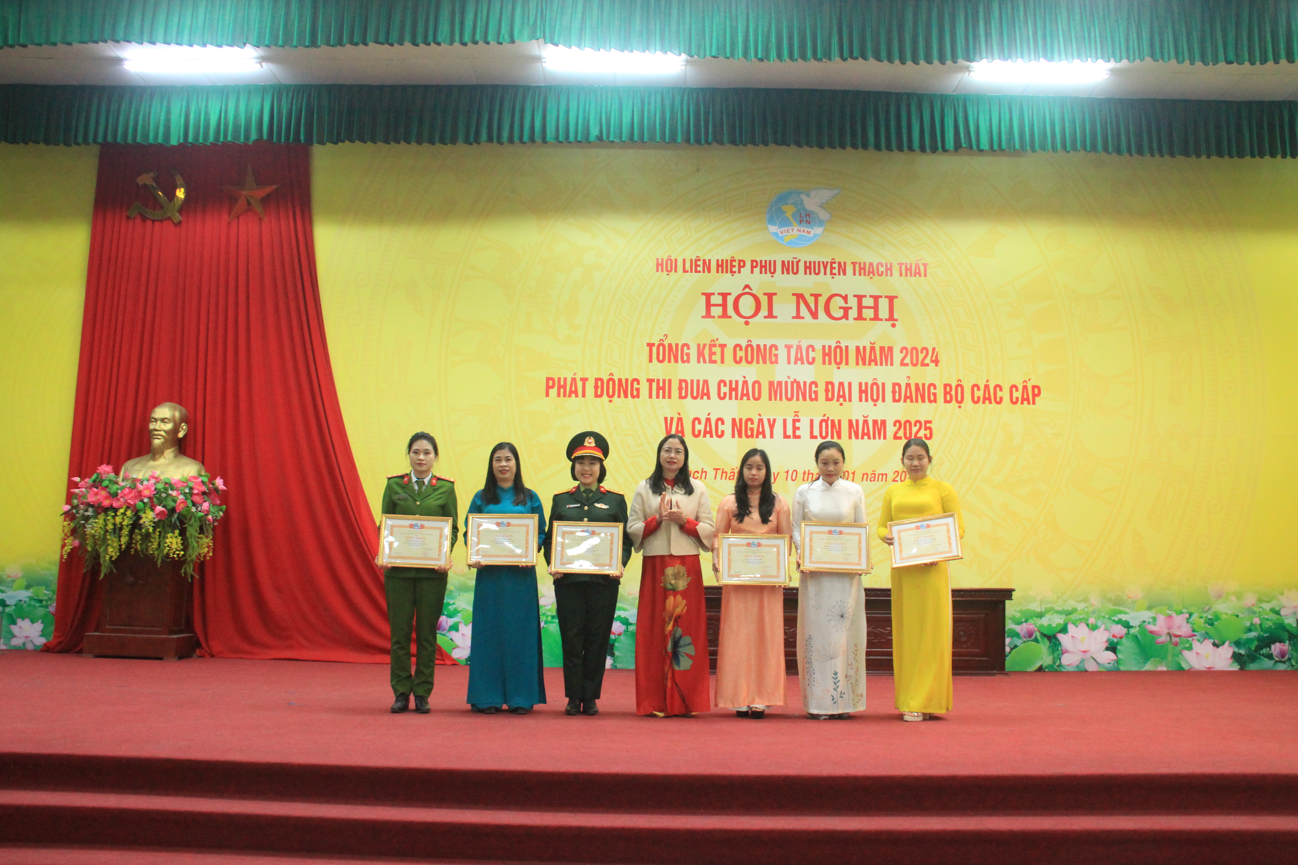 Hội Liên hiệp Phụ nữ huyện Thạch Thất tổng kết công tác Hội năm 2024 và phát động phong trào thi đua chào mừng Đại hội đảng bộ các cấp