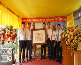 Quán Đống Mối, xã Cần Kiệm đón nhận Bằng xếp hạng di tích lịch sử văn hóa cấp Thành phố