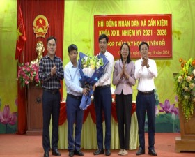 Đồng chí Kiều Văn Thi được bầu giữ chức vụ Chủ tịch UBND xã Cần Kiệm nhiệm kỳ 2021- 2026