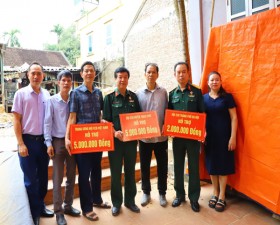 Hội Cựu chiến binh huyện trao tiền hỗ trợ cho hội viên có hoàn cảnh khó khăn