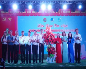 Sôi nổi chương trình Liên hoan văn nghệ tại xã Hạ Bằng