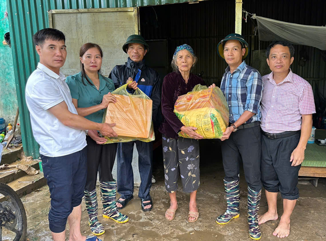 Hội Nông dân Hà Nội, Hội Nông dân huyện: Hỗ trợ nông dân khắc phục hậu quả bão số 3