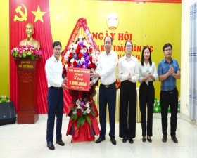 Đ/c Phó Chủ tịch HĐND huyện Thạch Thất dự Ngày hội Đại đoàn kết tại làng Vĩnh Lộc, xã Phùng Xá