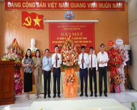 Trung tâm Chính trị huyện Thạch Thất kỷ niệm 50 năm thành lập