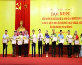 Huyện ủy Thạch Thất khen thưởng 20 tập thể và 30 cá nhân có nhiều thành tích trong thực hiện Nghị quyết 35 của Bộ Chính trị (khóa XII)