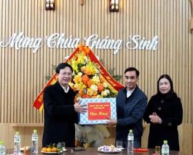 Lãnh đạo Thành phố, lãnh đạo huyện thăm, chúc mừng các Giáo xứ nhân dịp Lễ Noel năm 2023