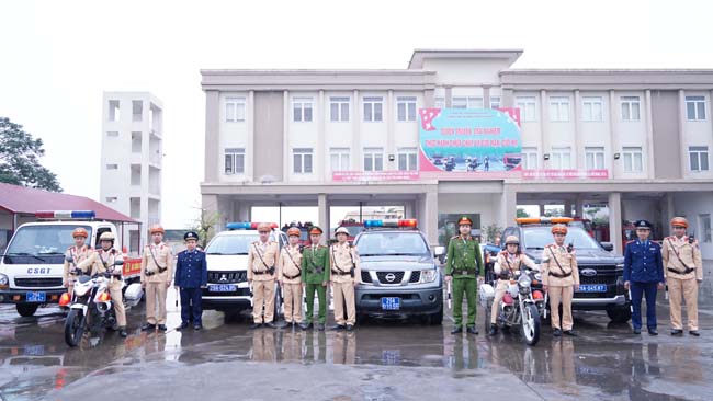 Thạch Thất ra quân đợt cao điểm đảm bảo trật tự, an toàn giao thông dịp Tết Dương lịch, Tết Nguyên đán Ất Tỵ, các lễ hội đầu xuân 2025