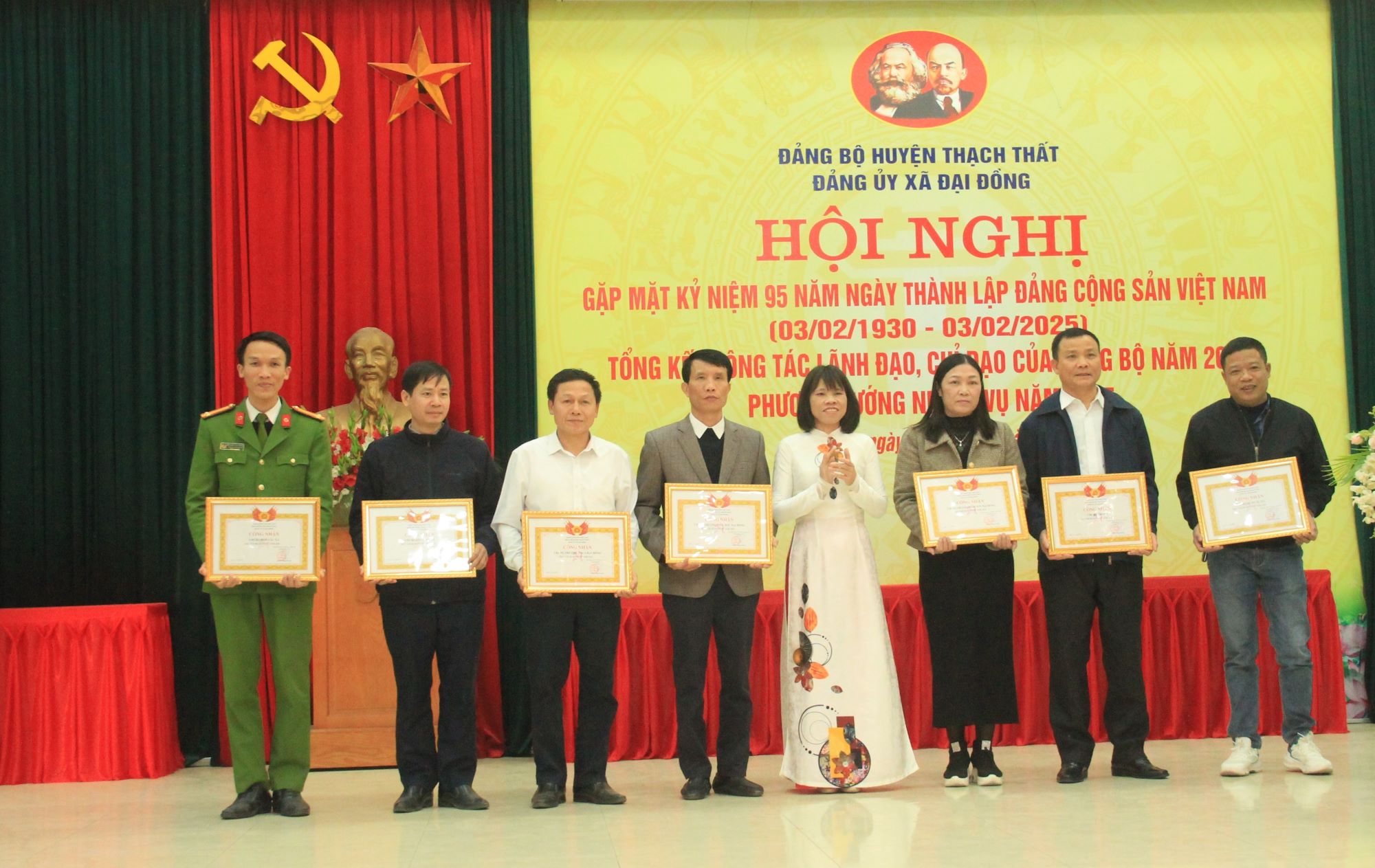 Đảng bộ xã Đại Đồng nhiều tập thể, cá nhân được khen thưởng trong công tác xây dựng Đảng năm 2024