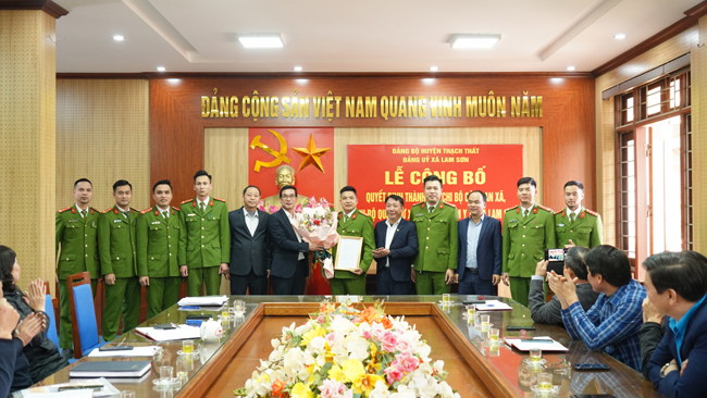 Xã Lam Sơn: Công bố thành lập chi bộ Công an, Quân sự và Trạm y tế xã