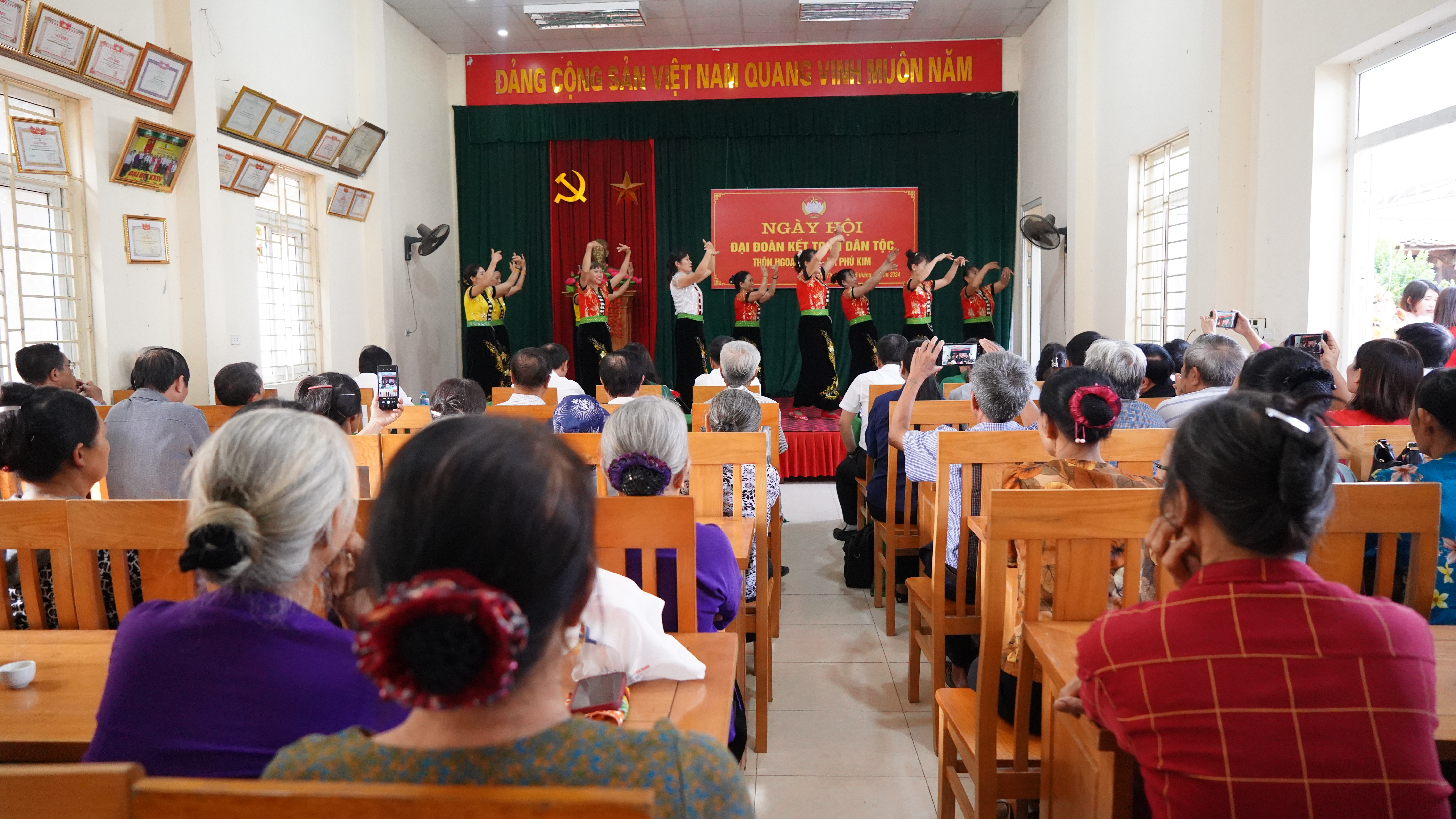 Phú Kim- Ngày hội đại đoàn kết- tình cảm cộng đồng thêm gắn bó