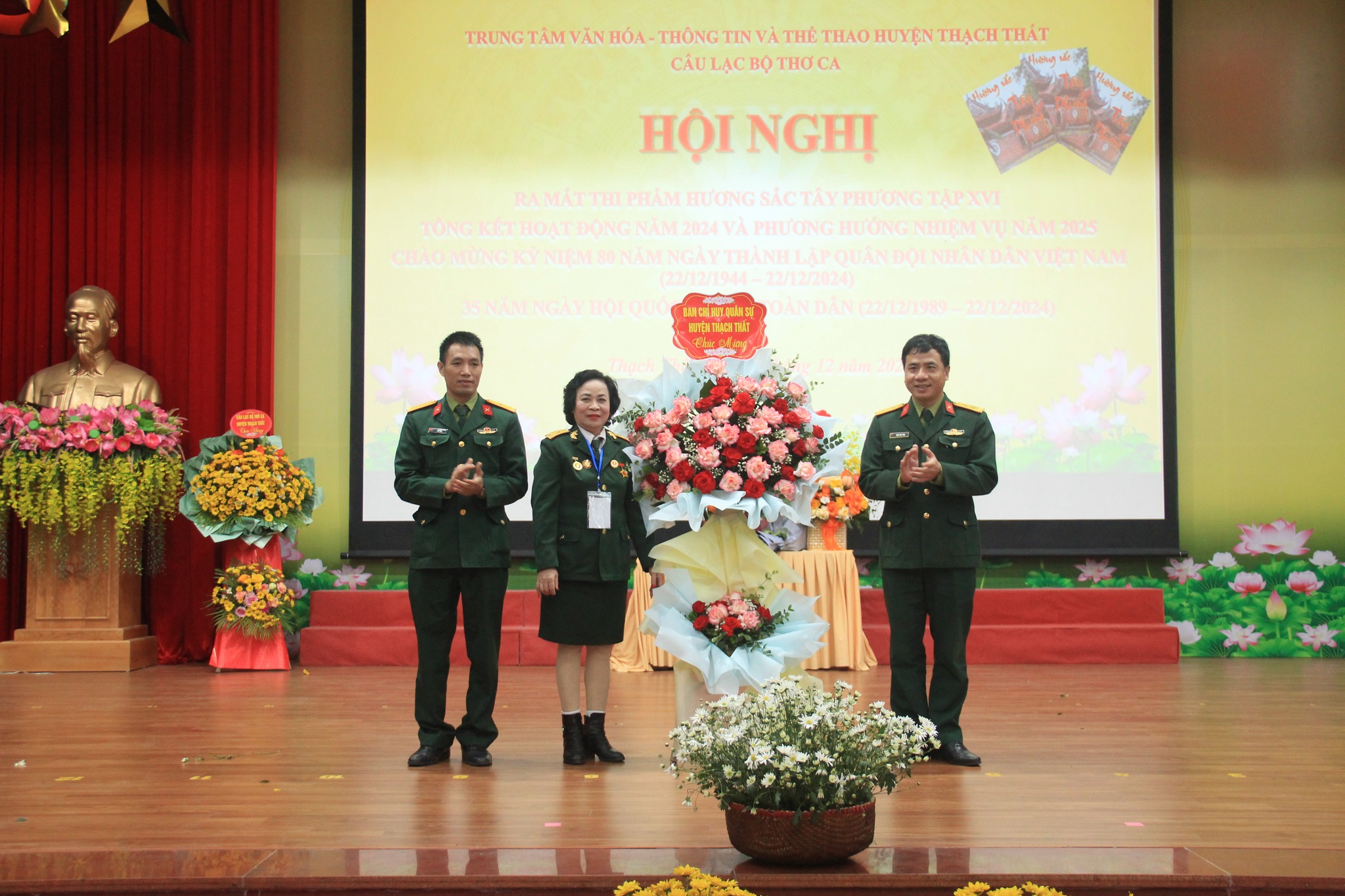 Câu lạc bộ thơ ca Huyện Thạch Thất ra mắt thi phẩm Hương sắc Tây Phương tập 16