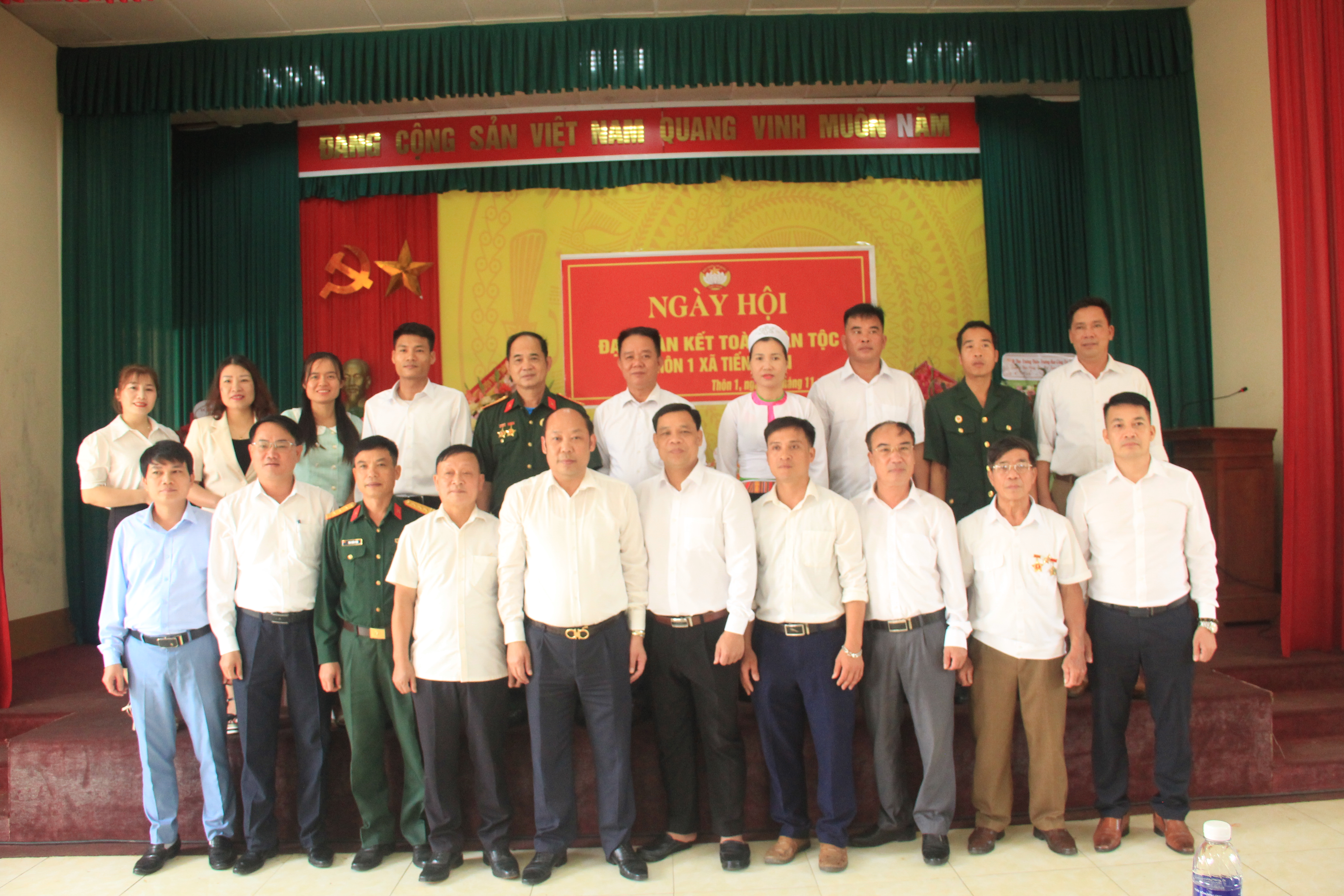 RỘN RÀNG NGÀY HỘI ĐẠI ĐOÀN KẾT XỨ MƯỜNG HUYỆN THẠCH THẤT- HÀ NỘI