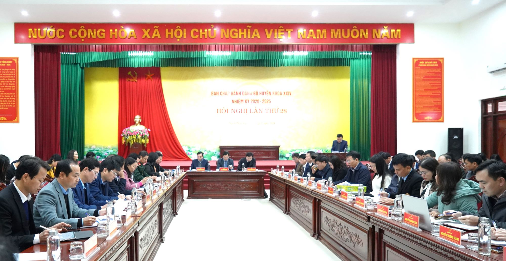 Đảng bộ huyện Thạch Thất nỗ lực, quyết tâm cao nhất, hoàn thành các chỉ tiêu, nhiệm vụ năm 2025, Nghị quyết Đại hội Đảng bộ huyện lần thứ XXIV