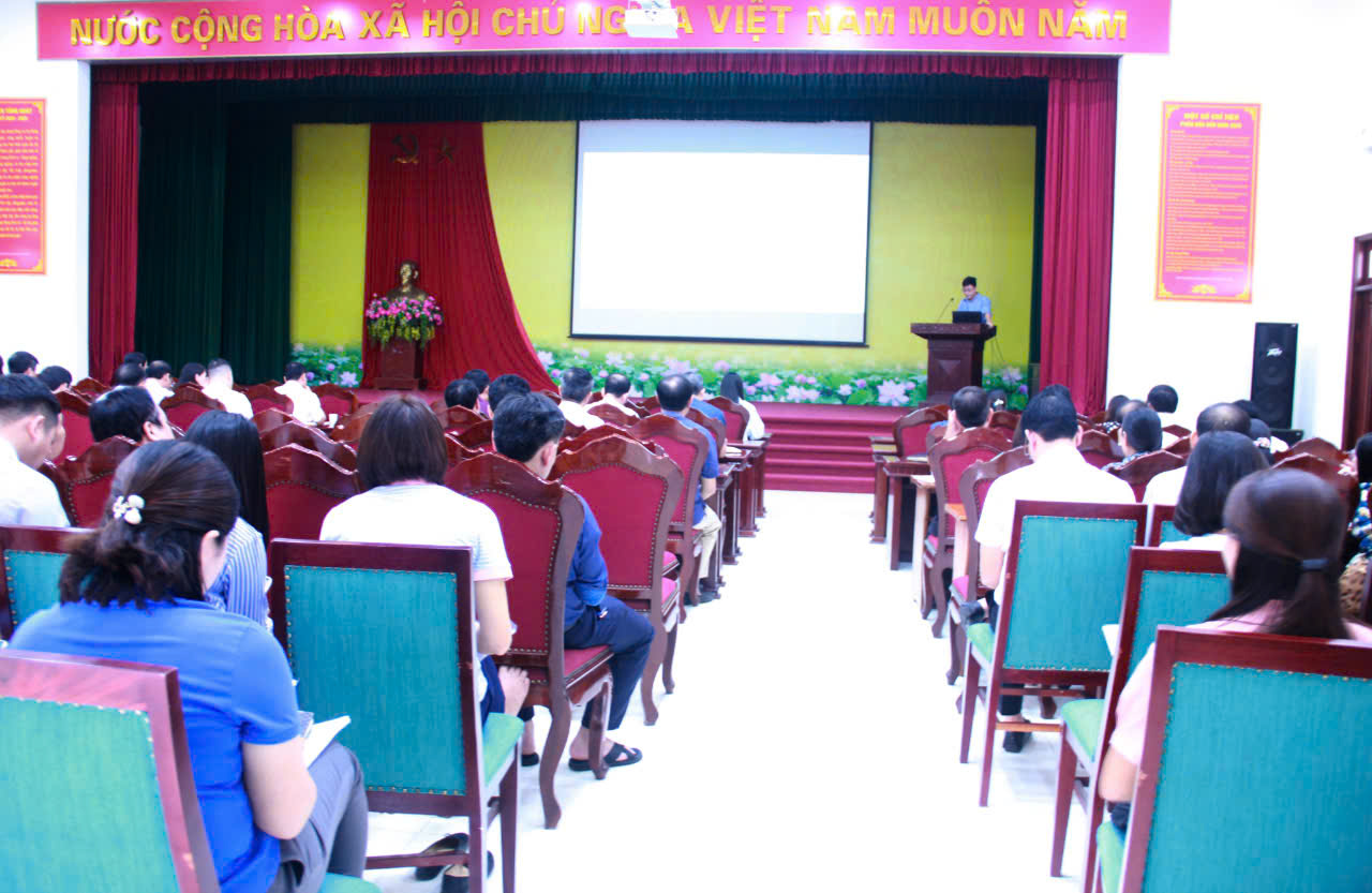 Thạch Thất- 117 đồng chí được bồi dưỡng nghiệp vụ ứng dụng phần mềm sổ tay đảng viên, phần mềm điều hành tác nghiệp quản lý đảng viên 