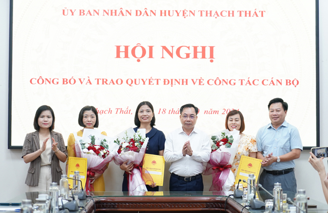 Huyện Thạch Thất điều động, bổ nhiệm 7 lãnh đạo quản lý ngành Giáo dục