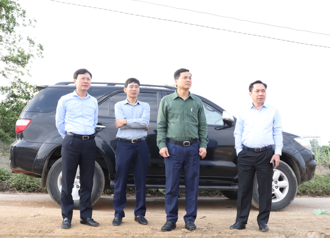 Thường trực Huyện ủy kiểm tra tiến độ một số dự án trọng điểm