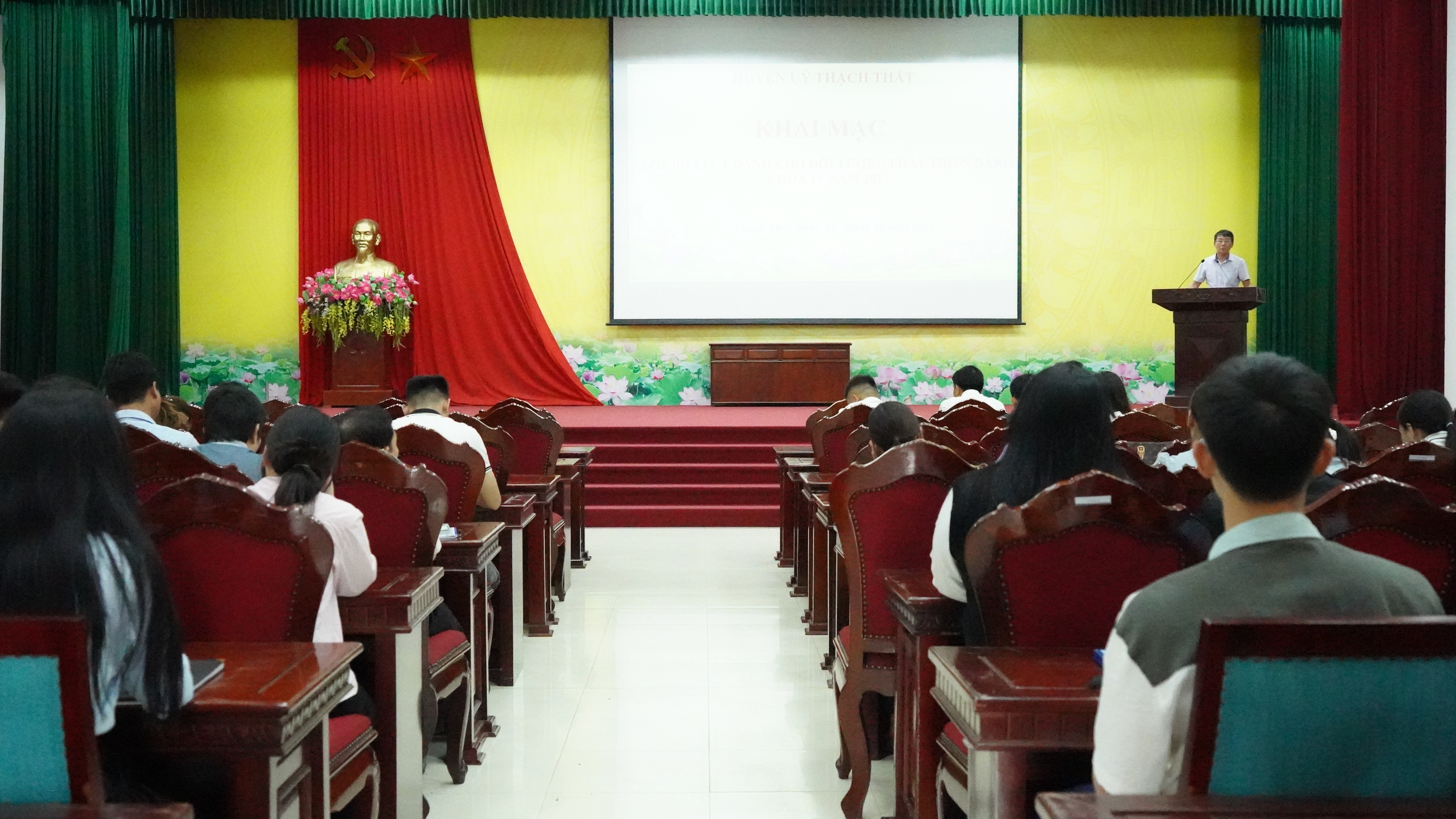 Thạch Thất khai giảng lớp bồi dưỡng lý luận chính trị dành cho đối tượng phát triển Đảng khóa IV năm 2024