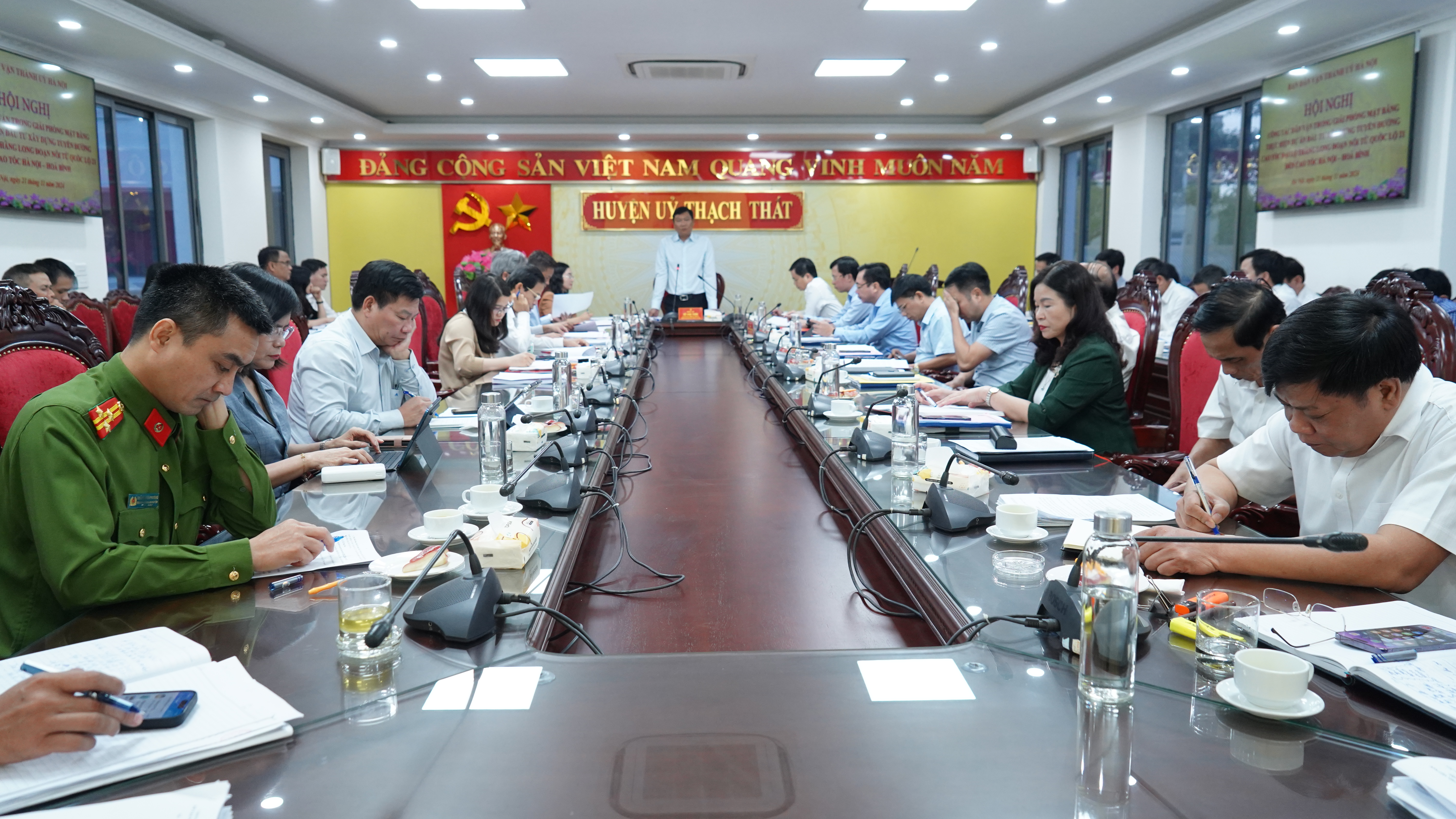 Ban Dân vận Thành ủy Hà Nội làm việc với huyện Thạch Thất về công tác dân vận trong GPMB thực hiện dự án đầu tư xây dựng tuyến đường cao tốc Đại lộ Thăng Long, đoạn nối từ Quốc lộ 21 đến cao tốc Hà Nội - Hòa Bình