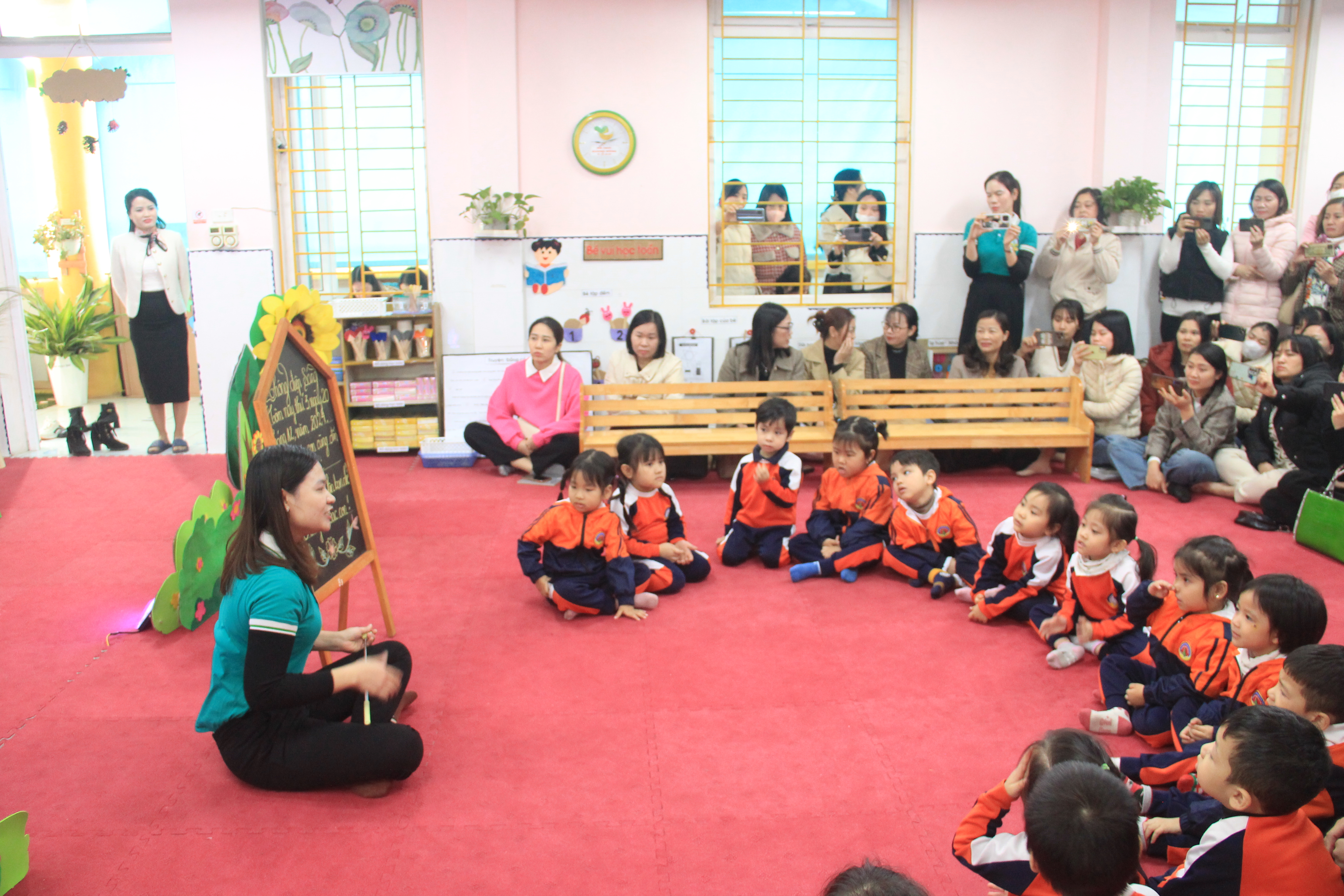 Phòng GD-ĐT Huyện Thạch Thất tổ chức kiến tập chuyên đề phát triển chương trình nhà trường và tổ chức các hoạt động trải nghiệm phát triển ngôn ngữ cho trẻ năm học 2024 – 2025